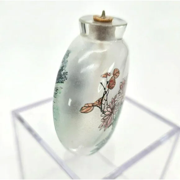 Antique Hand-Painted Chinese Glass Snuff Bottle With Landscape Floral Art je147